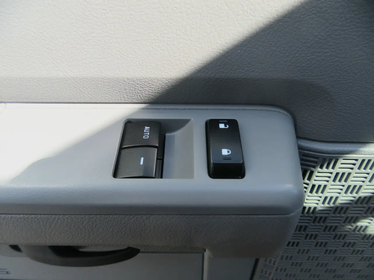 Ford E-450 Super Duty DRW снимка Ford E-450 Super Duty DRW