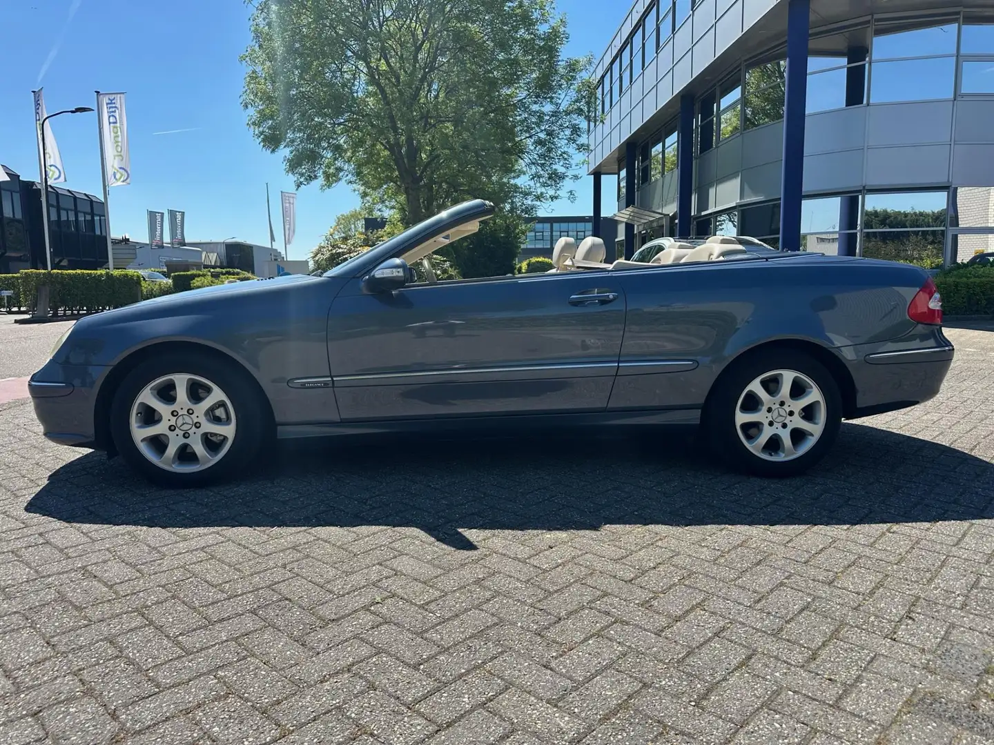 Mercedes-Benz CLK 200 Cabrio K. Avantgarde Bleu - 2