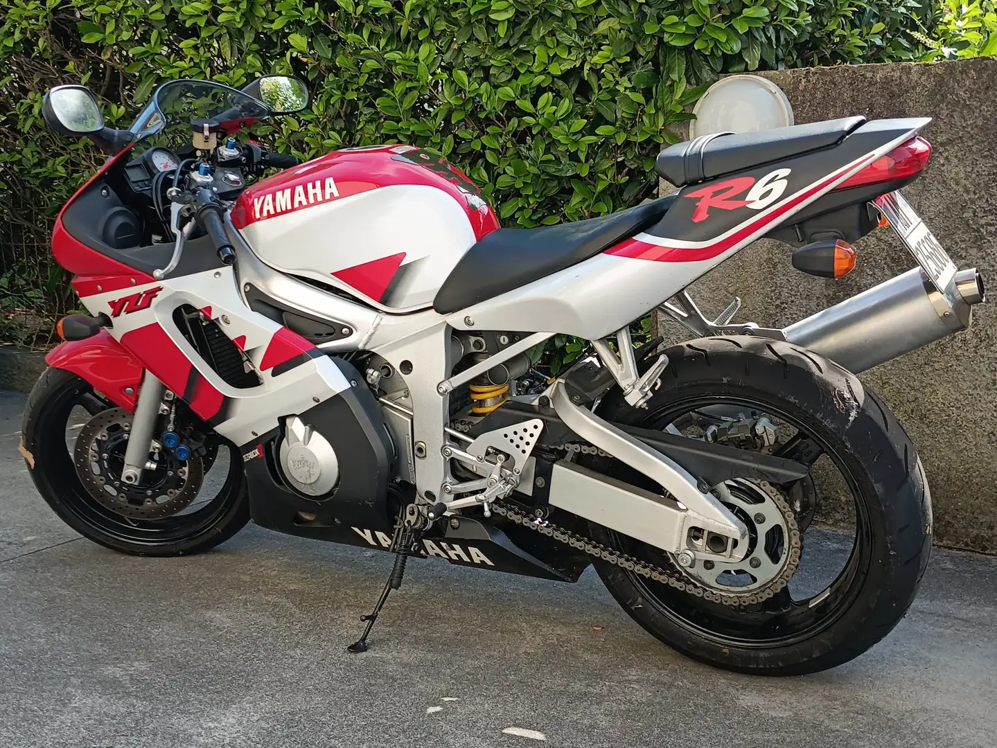 Yamaha YZF-R6 Rood - 1