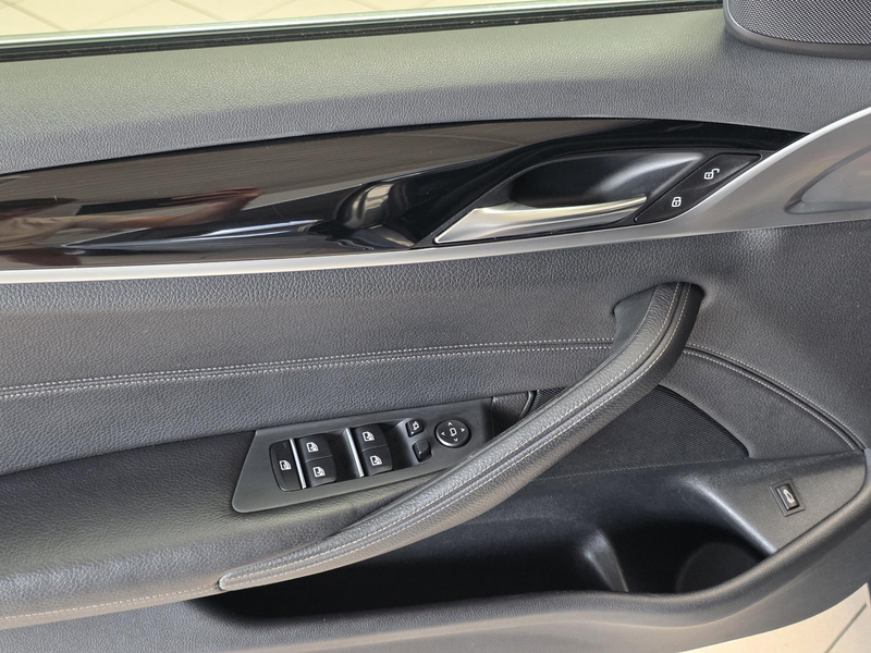 BMW 530 530d Lim. G30 SportLine /Business Paket/LED/Navi — photo 12