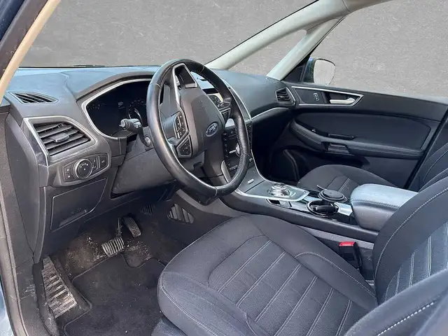 Ford Galaxy view 5