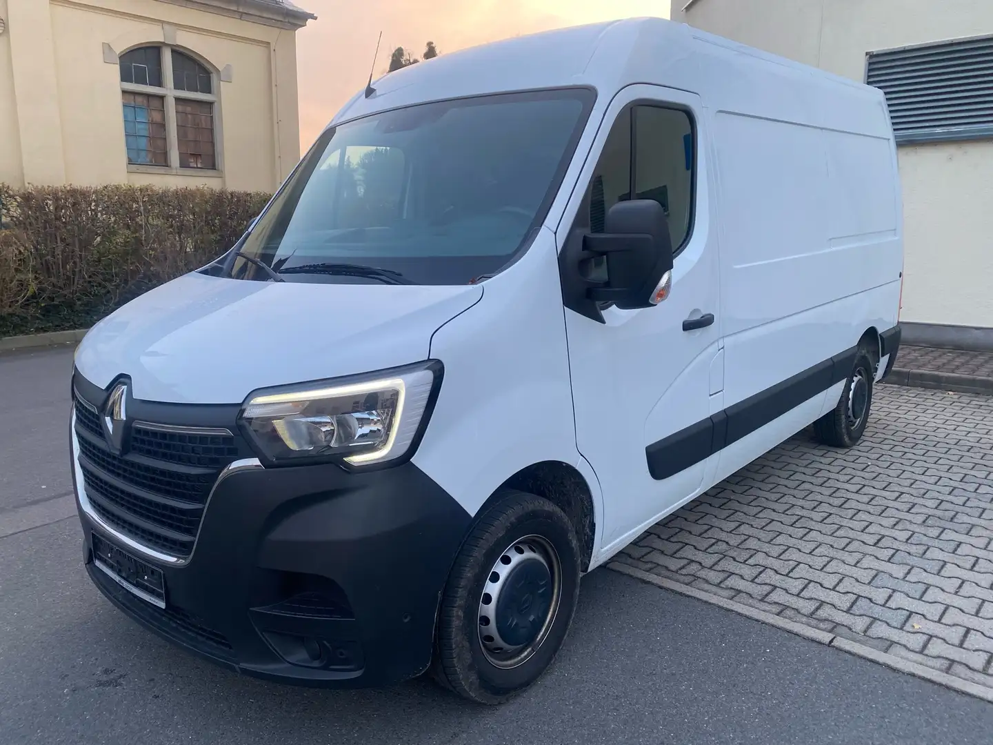 Renault Master Blue dCi 135 L2H2 Klima HU 12/26 - 1
