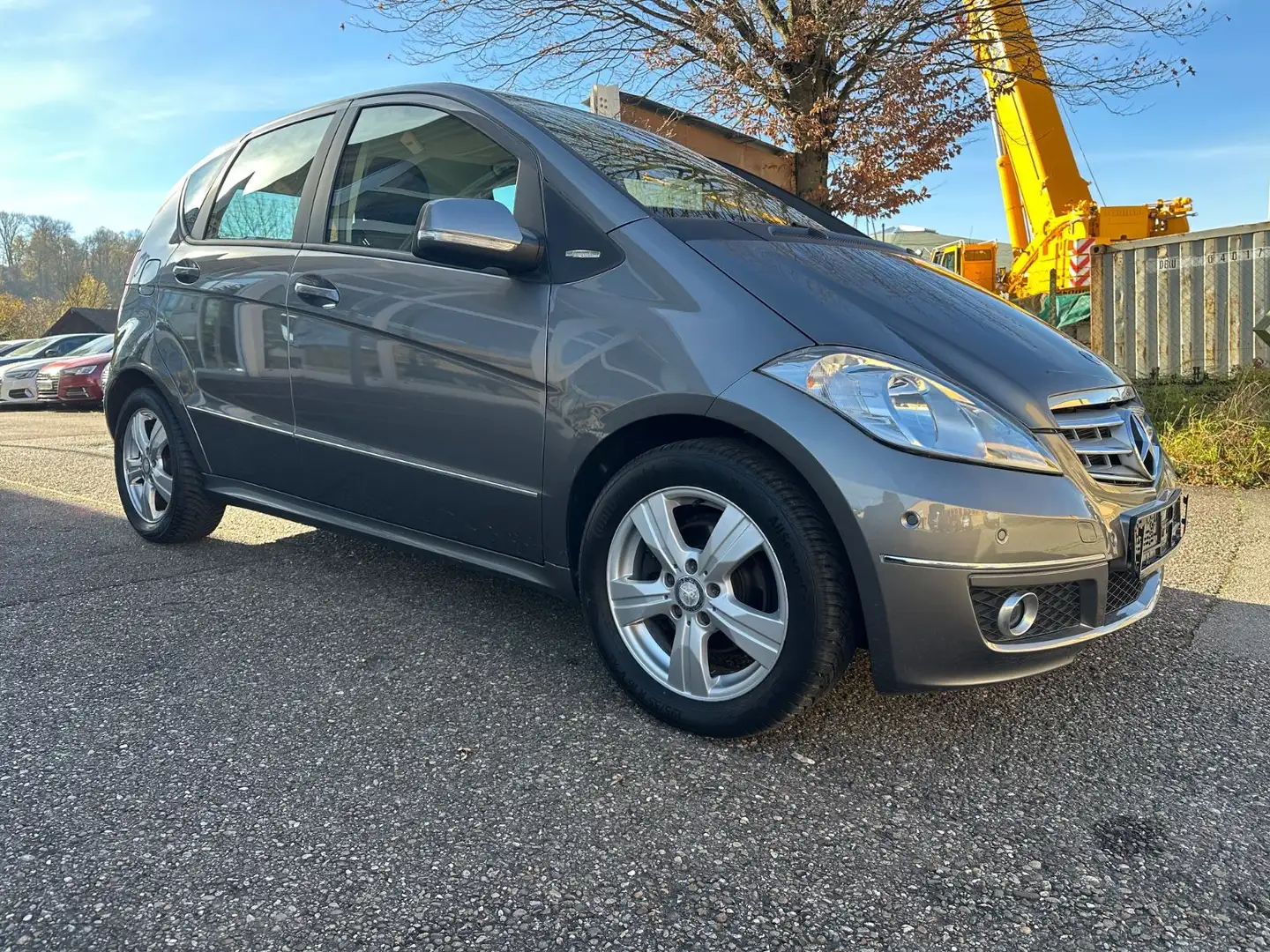 Mercedes-Benz A 180 Avantgarde TÜV NEU Leder AHK SHZ PDC Gris - 2