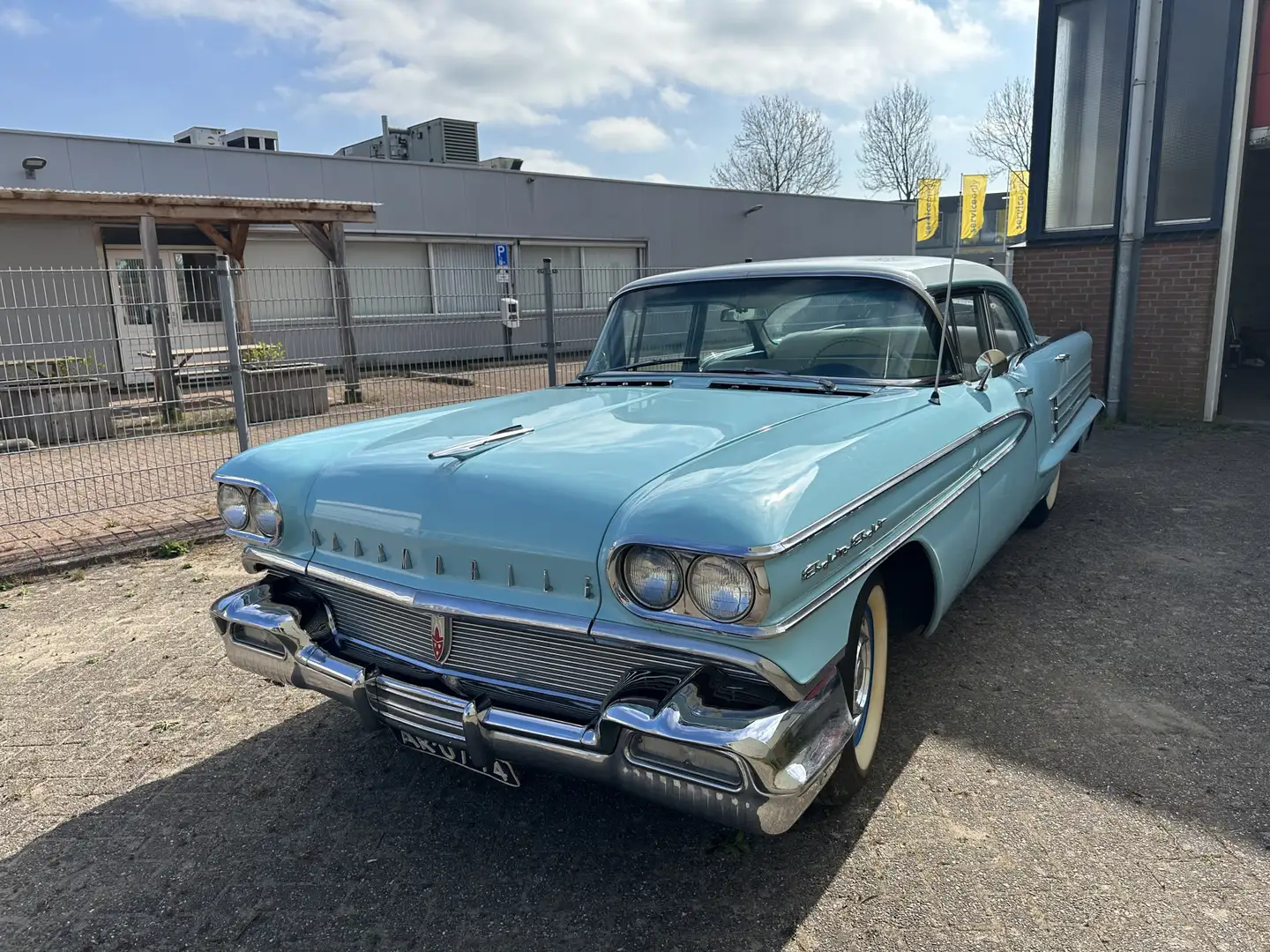 Oldsmobile EIGHTY-EIGHT Bleu - 1