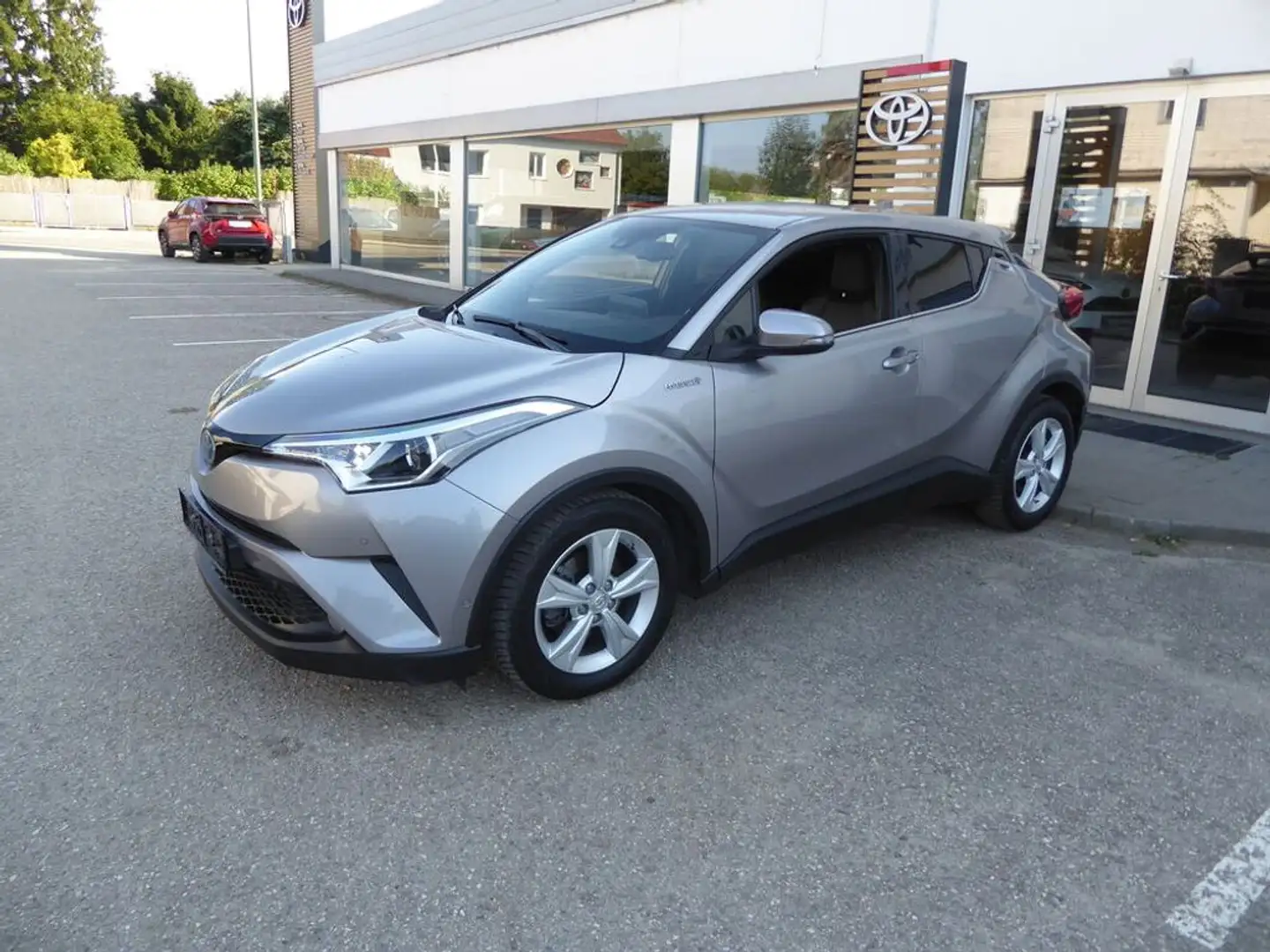 Toyota C-HR 1,8 Hybrid C-HIC Silber - 2