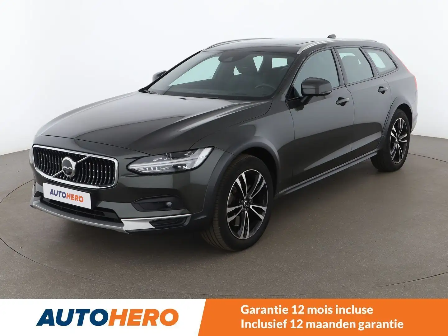 Volvo V90 Cross Country 2.0 D4 Pro AWD Сірий - 1