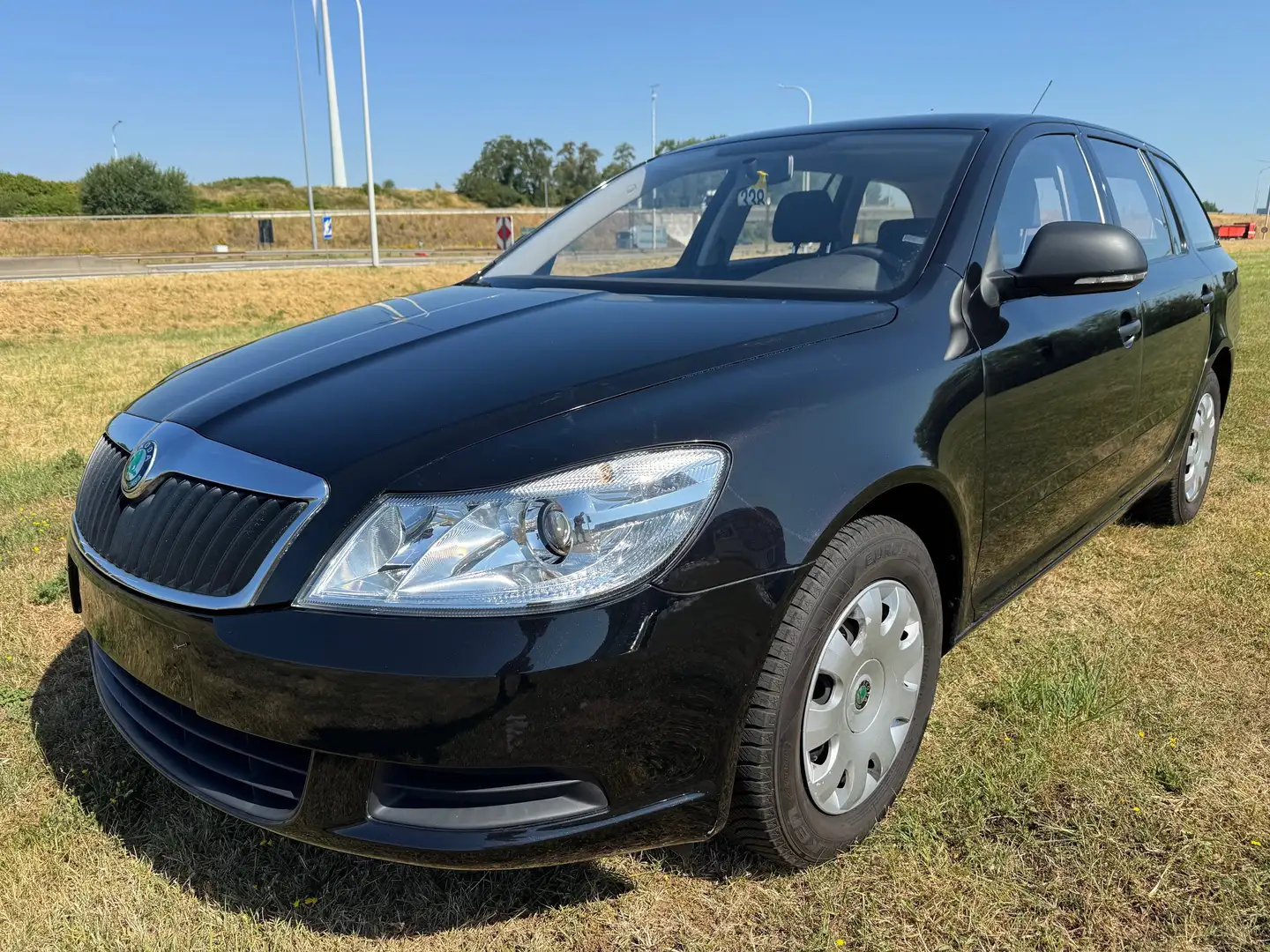 Skoda Octavia Octavia SW 1.6i / Garantie 12m. Zwart - 1