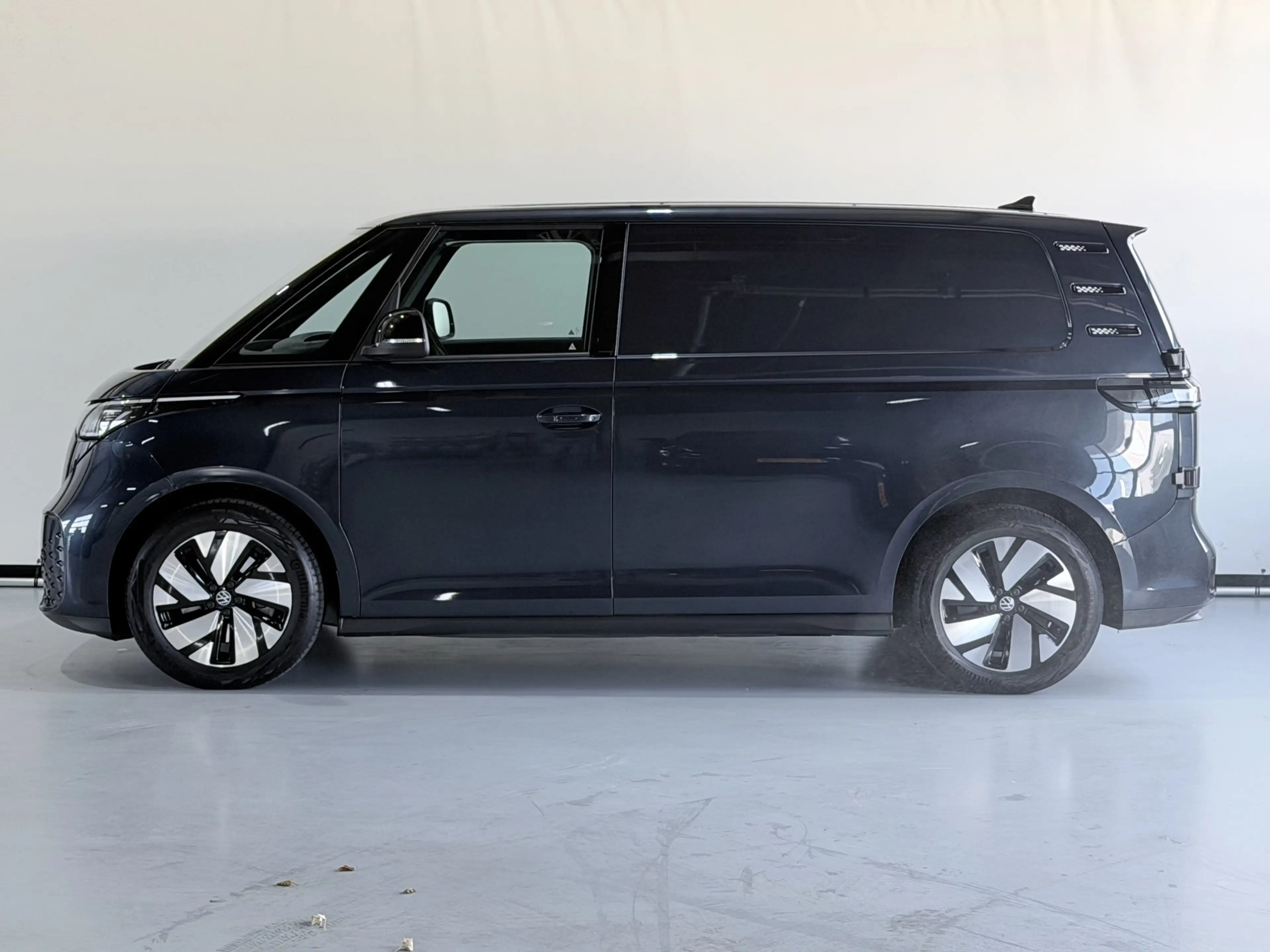 Volkswagen ID. Buzz Cargo Bulli edition 79 kWh — photo 18