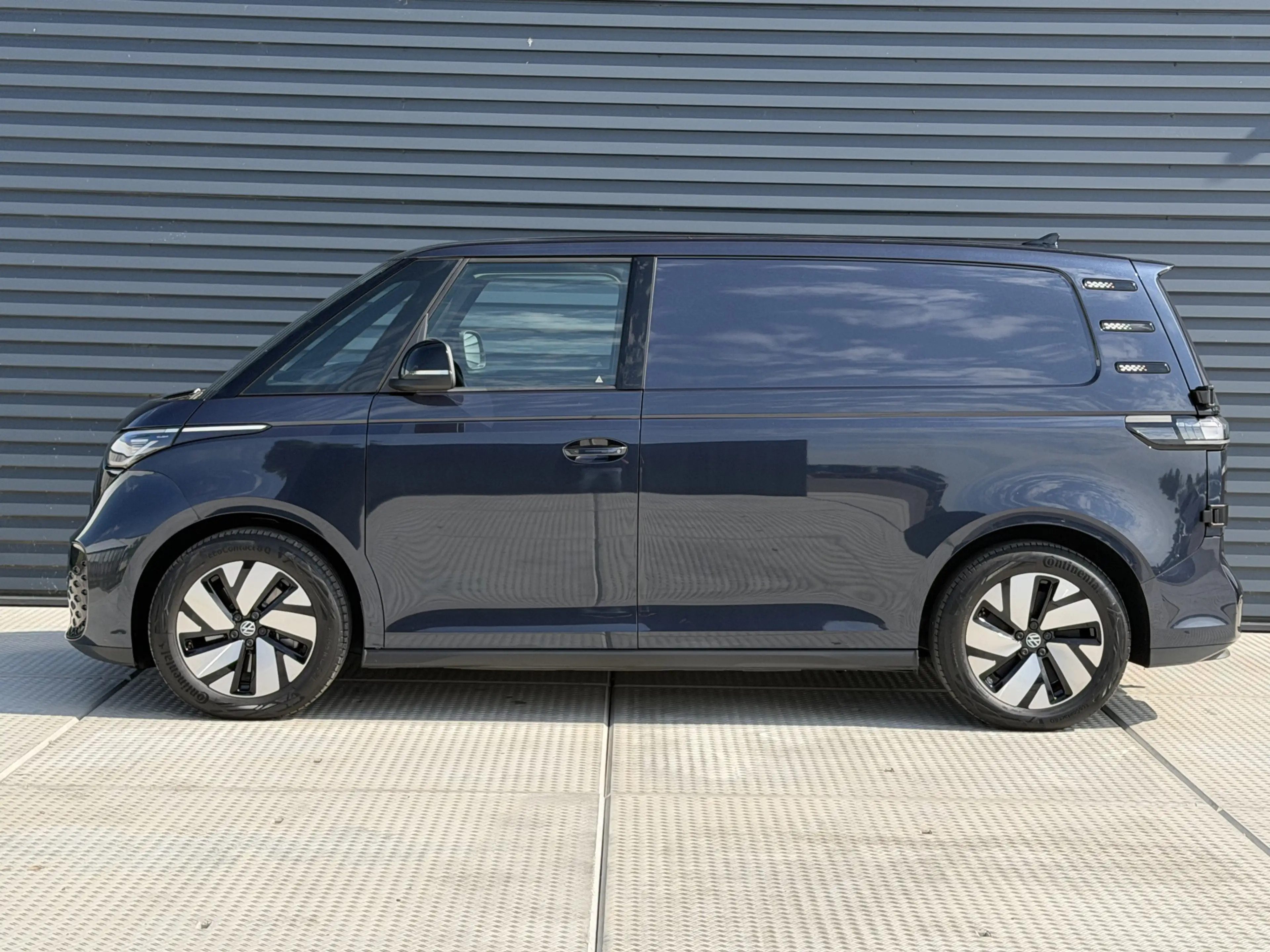 Volkswagen ID. Buzz Cargo Bulli edition 79 kWh — photo 9
