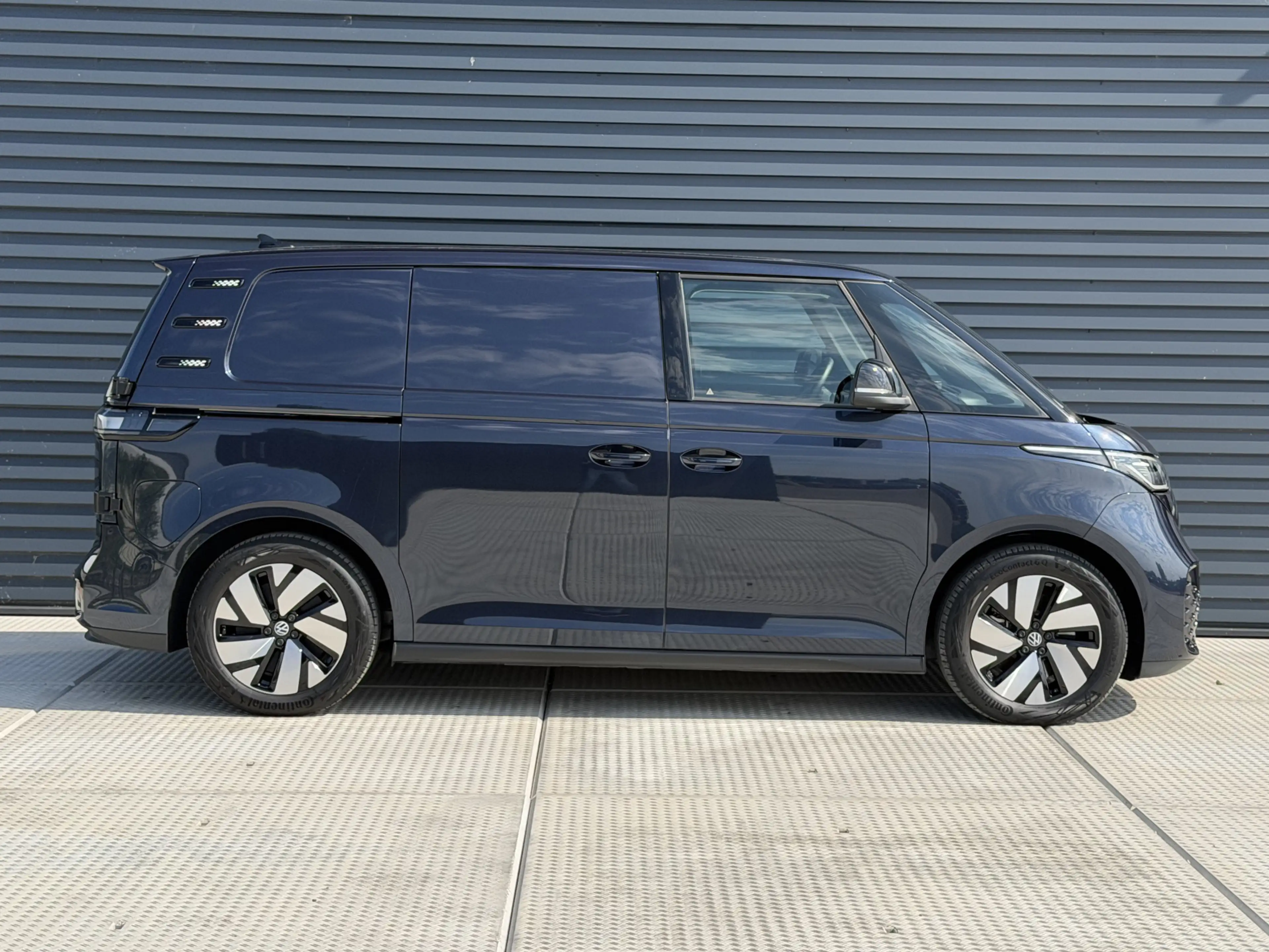 Volkswagen ID. Buzz Cargo Bulli edition 79 kWh — photo 6