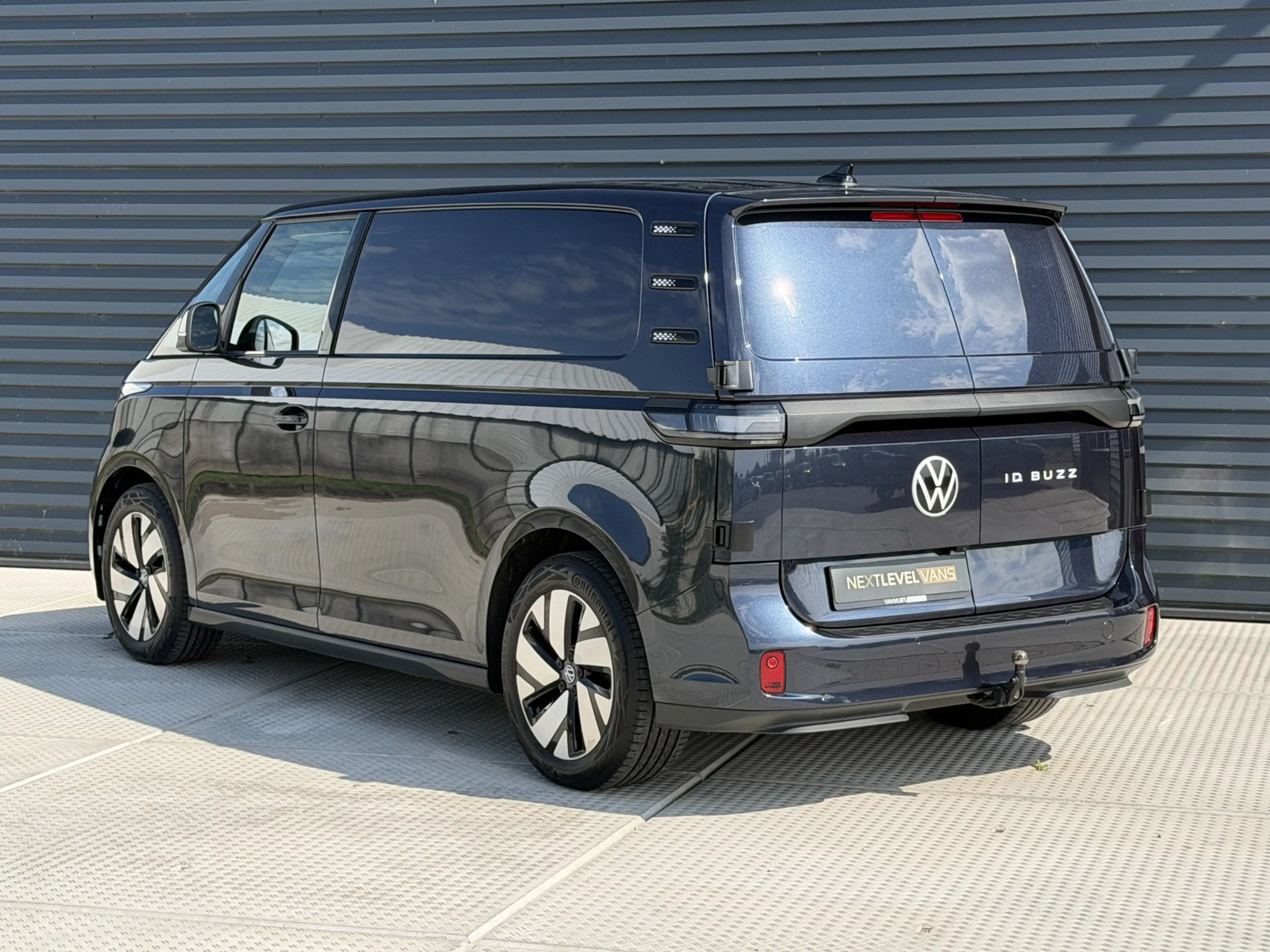 Volkswagen ID. Buzz Cargo Bulli edition 79 kWh — photo 20
