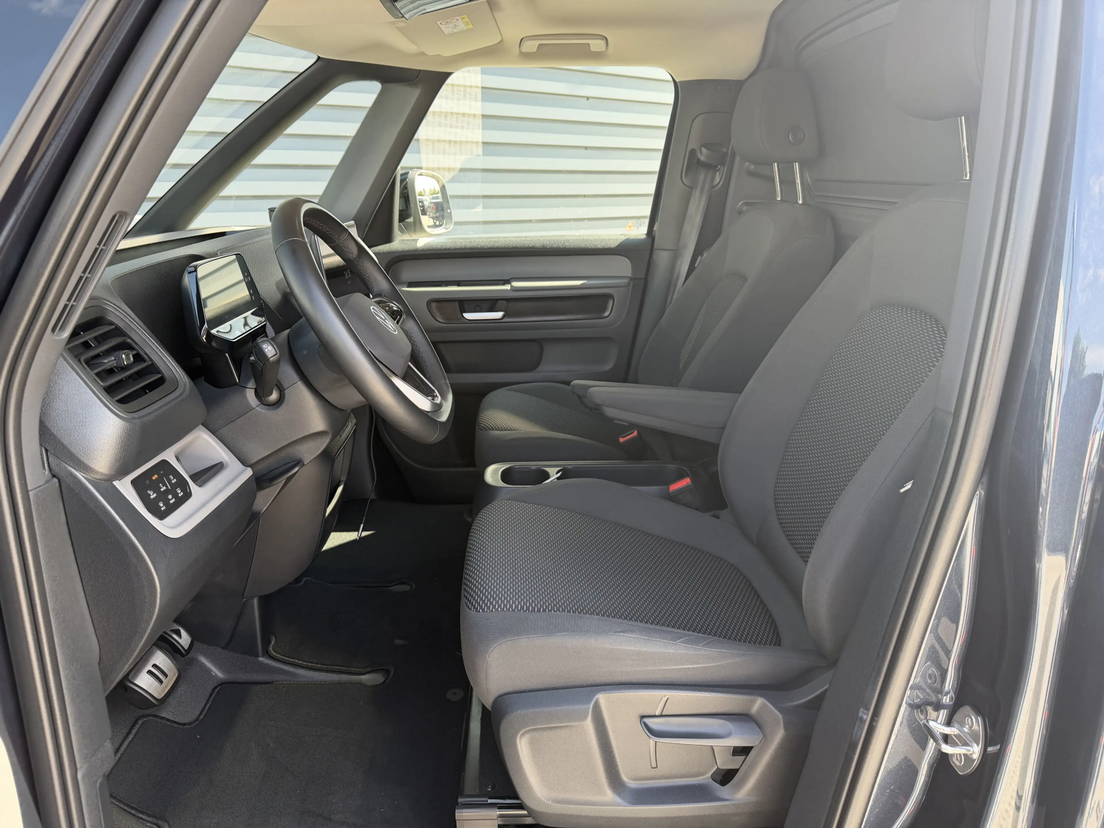 Volkswagen ID. Buzz Cargo Bulli edition 79 kWh — photo 22