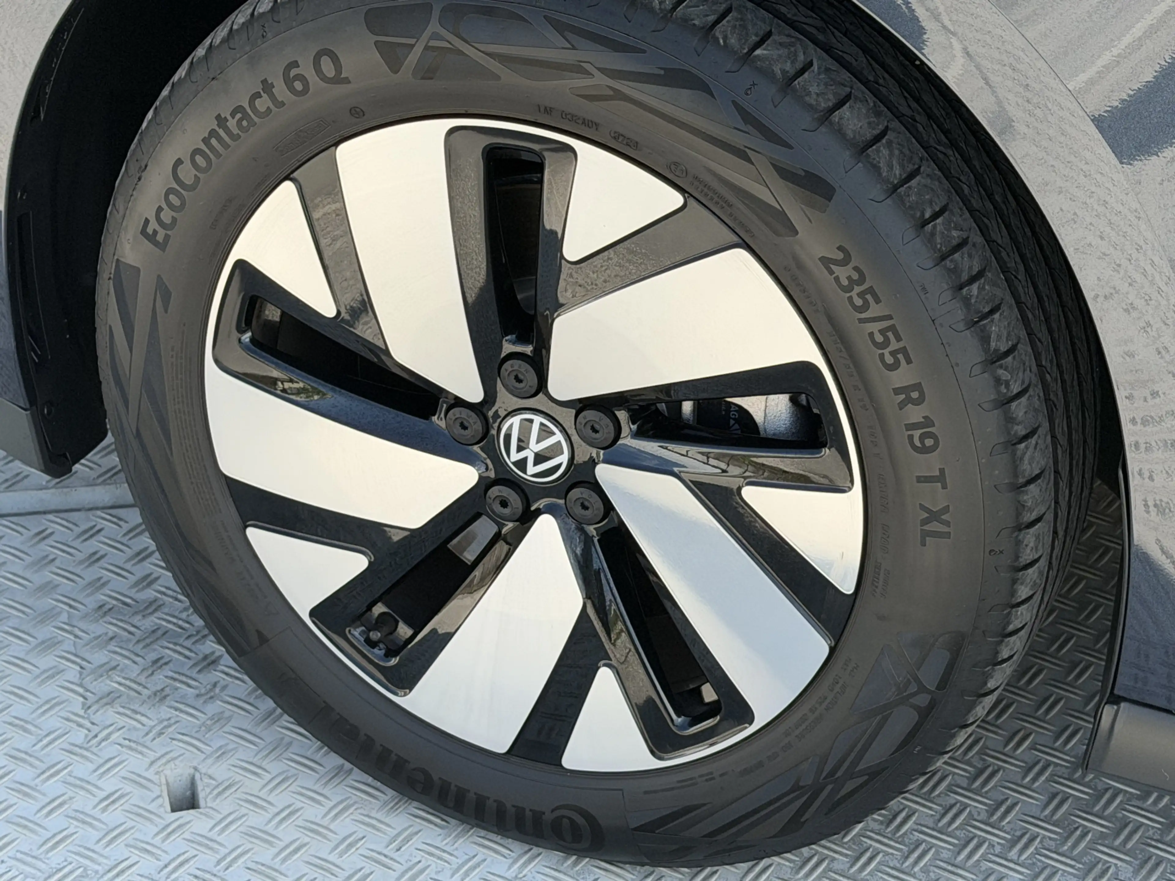 Volkswagen ID. Buzz Cargo Bulli edition 79 kWh — photo 17