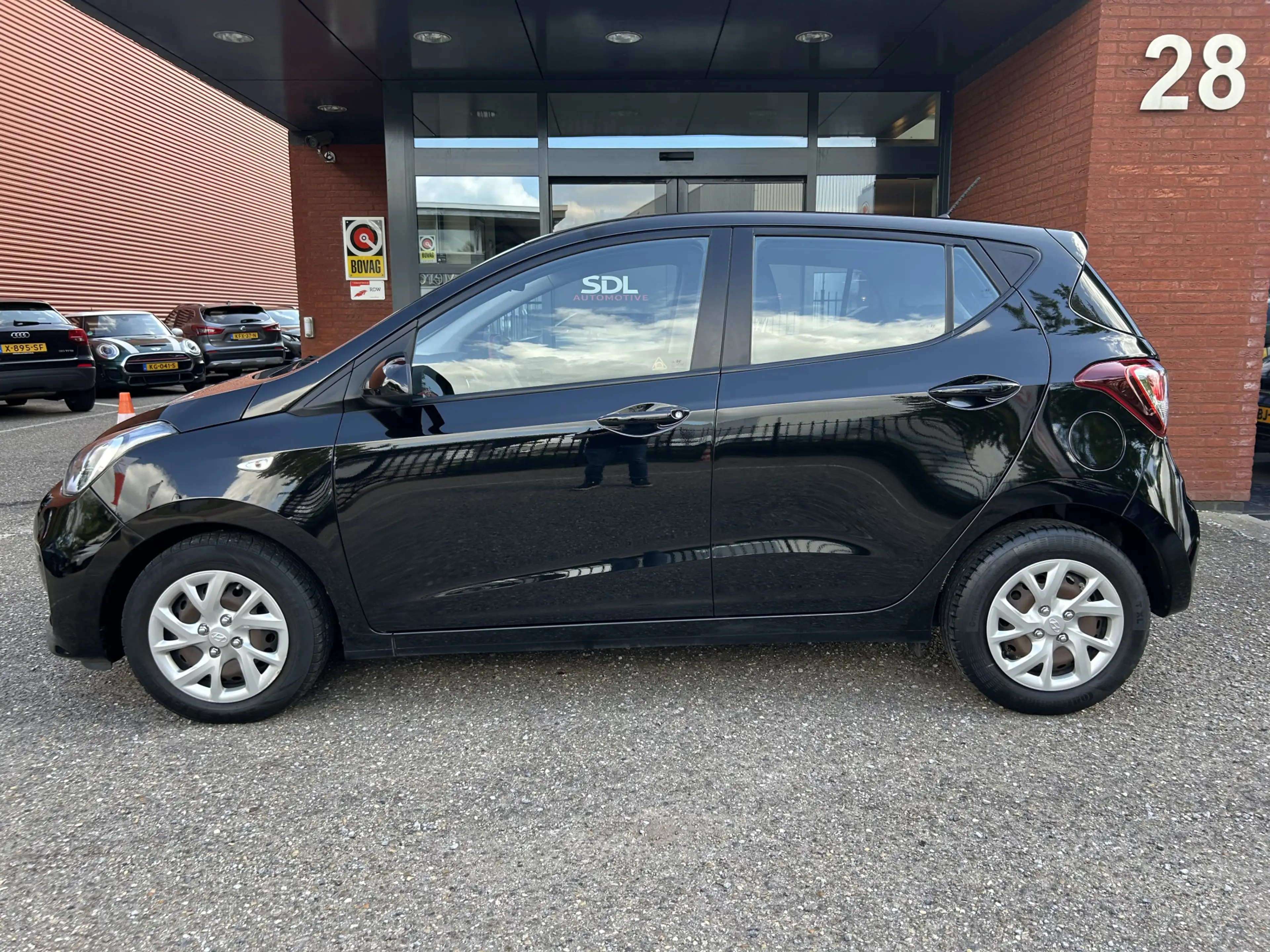 Hyundai i10 1.0i Comfort 5p. // AIRCO // ELEK. RAMEN — photo 4