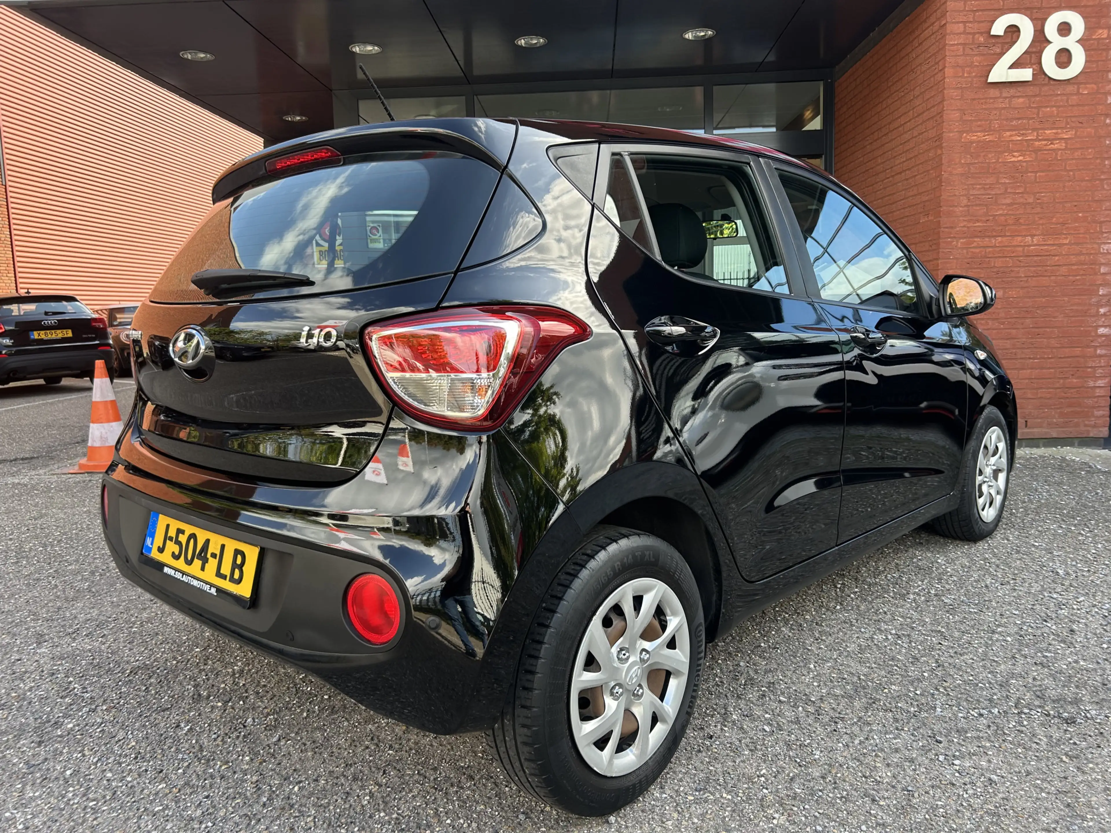 Hyundai i10 1.0i Comfort 5p. // AIRCO // ELEK. RAMEN — photo 3