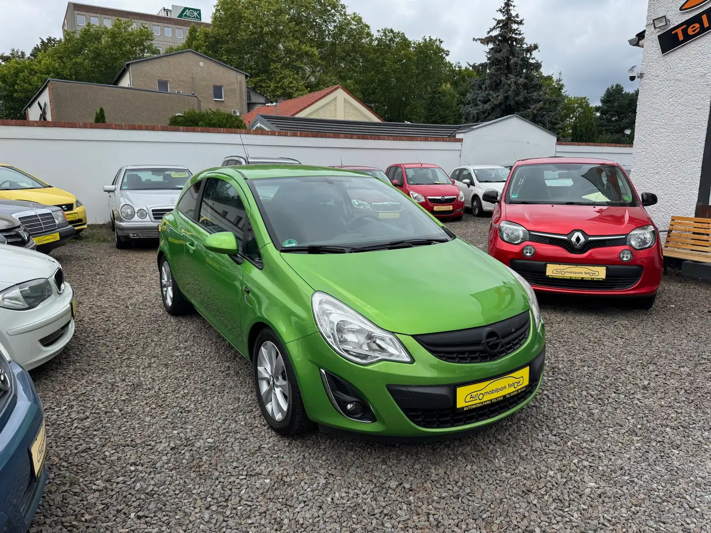 Opel Corsa 150 Jahre Opel, *Teilleder, LHZ, SHZ* -Auspuff NEU Grün - 2