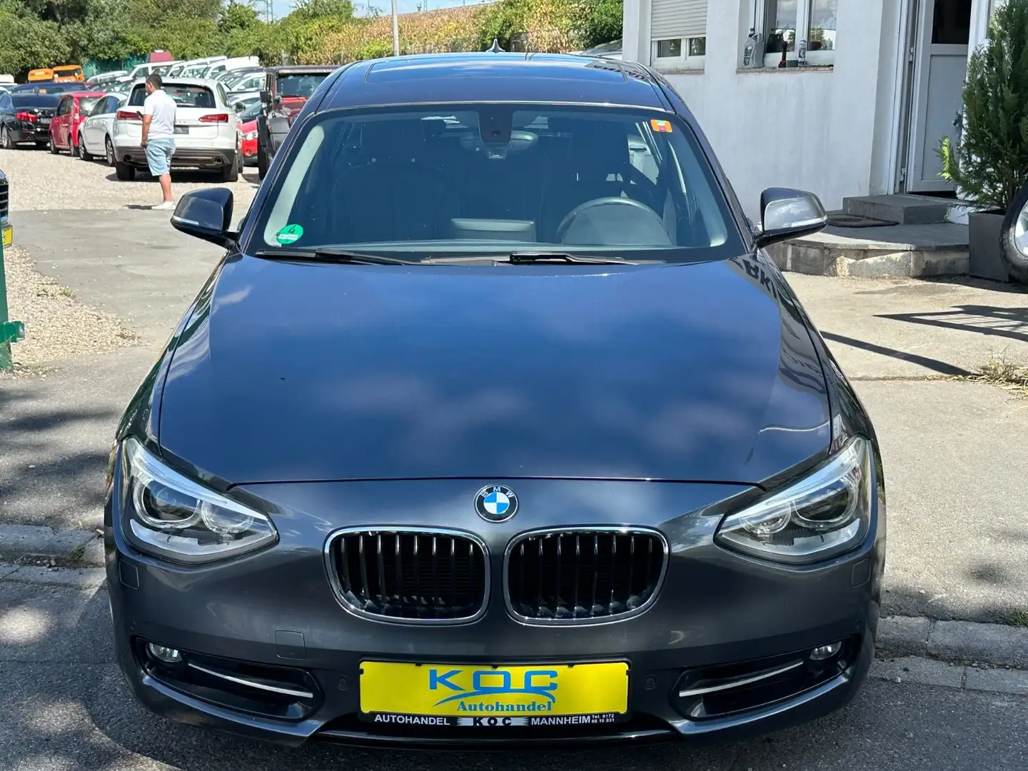 BMW 118 i Sport 5-trg. / 1. Hand / Automatik Grey - 2