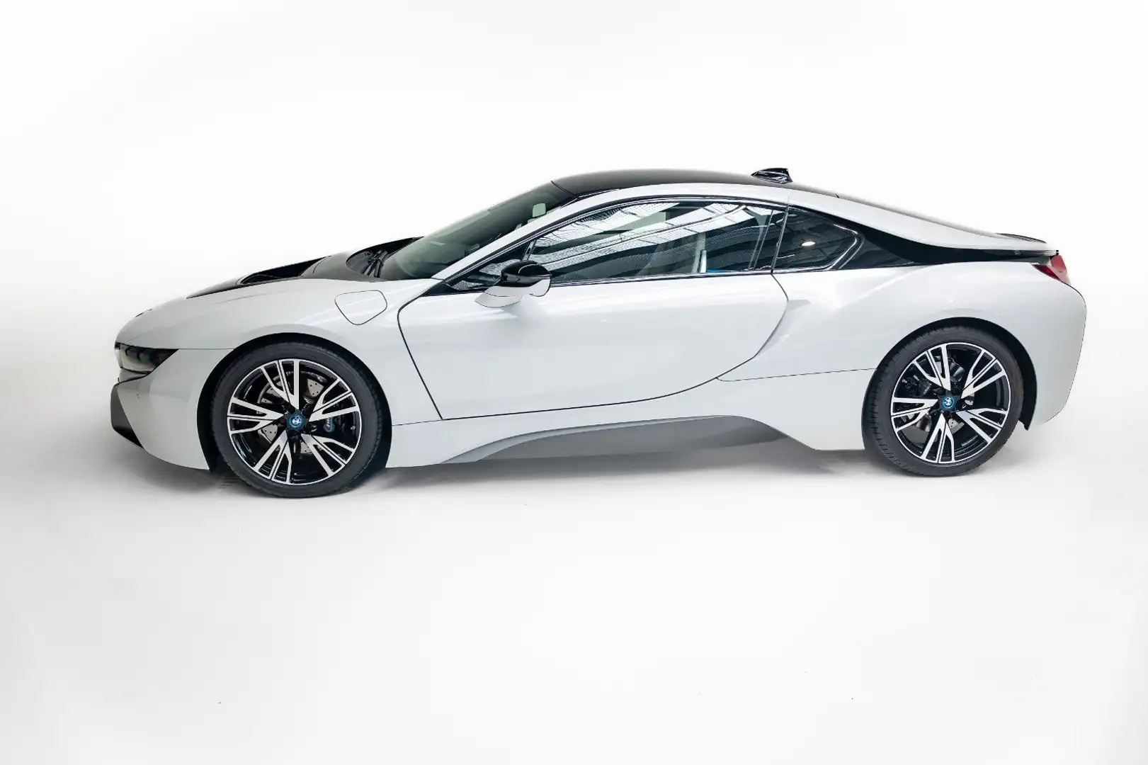 BMW i8 Sonderausstattung *PURE IMPULSE* Blanc - 2