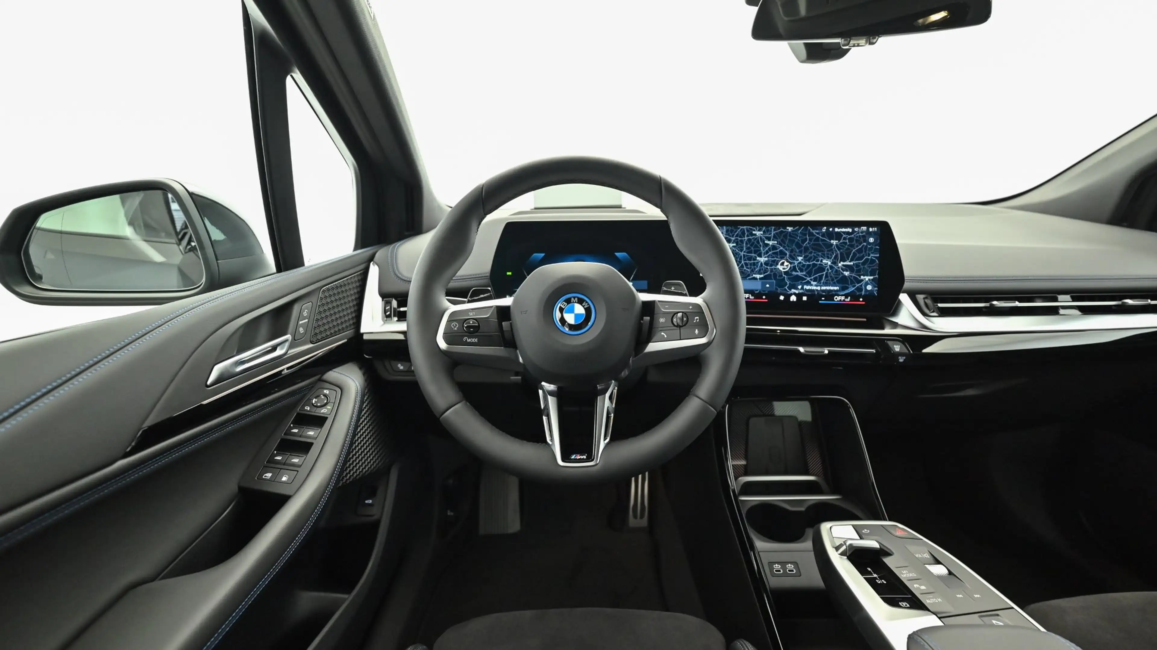 BMW 225 e xDrive — photo 9