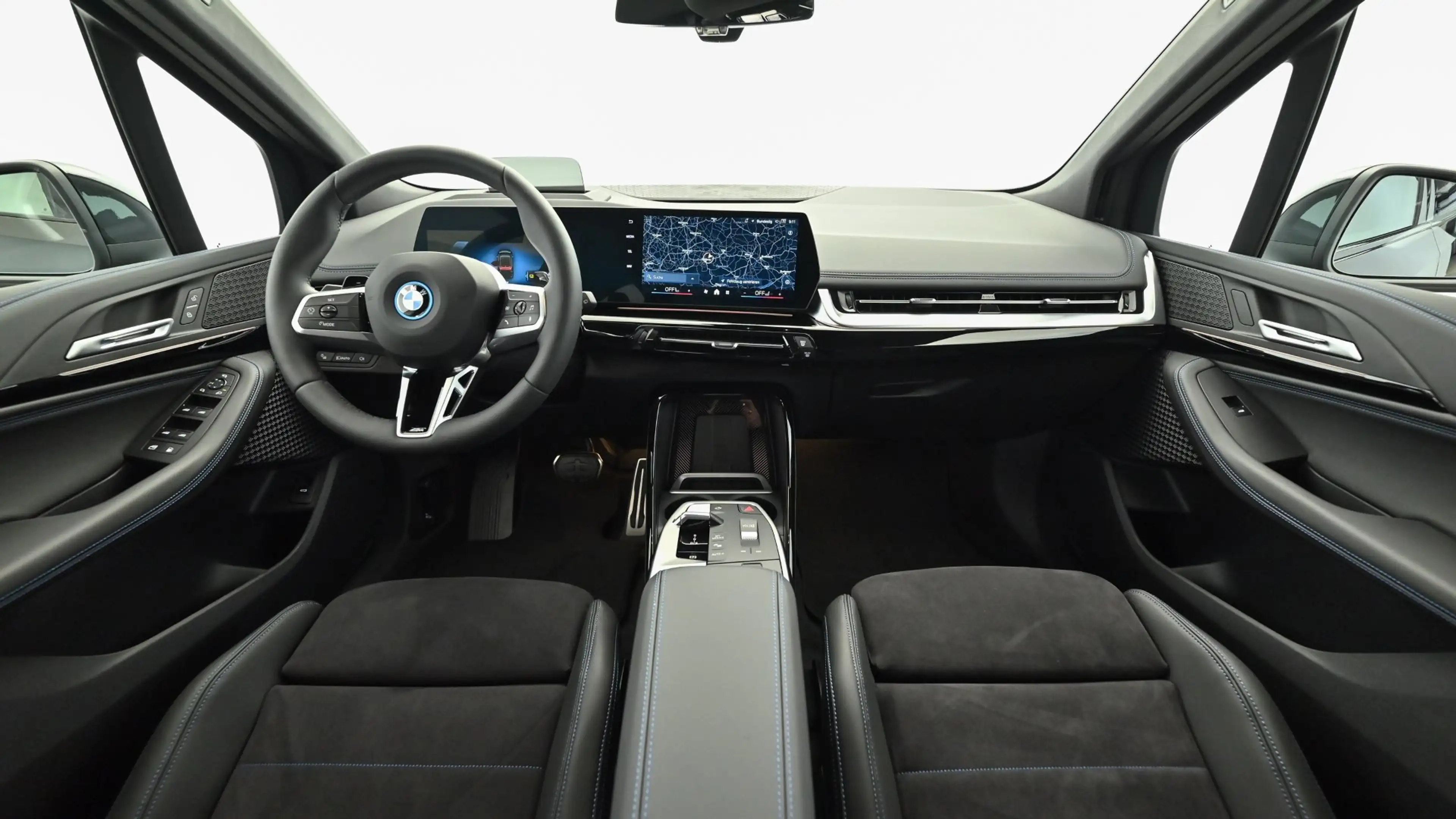 BMW 225 e xDrive — photo 8