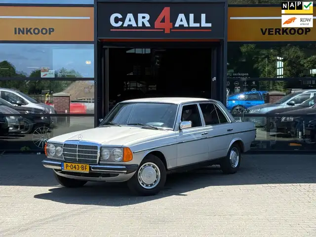 Mercedes-Benz 230 E COMPLEET ORIGINEEL/ROESTVRIJ/UITMUNTENDE STAAT