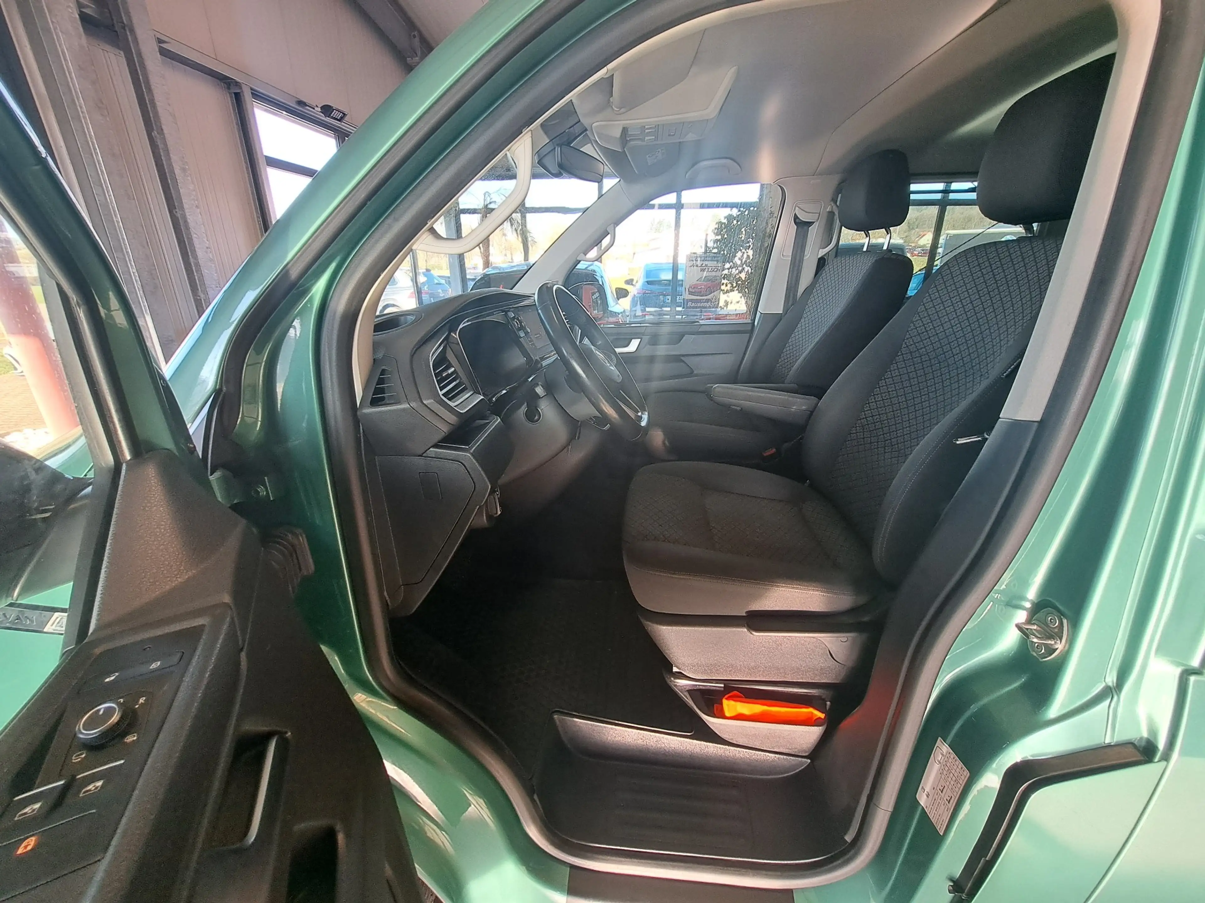 Volkswagen T6.1 Multivan 2.0 TDI Trendline DSG AHK/Standh./8-fach Alu! — photo 9