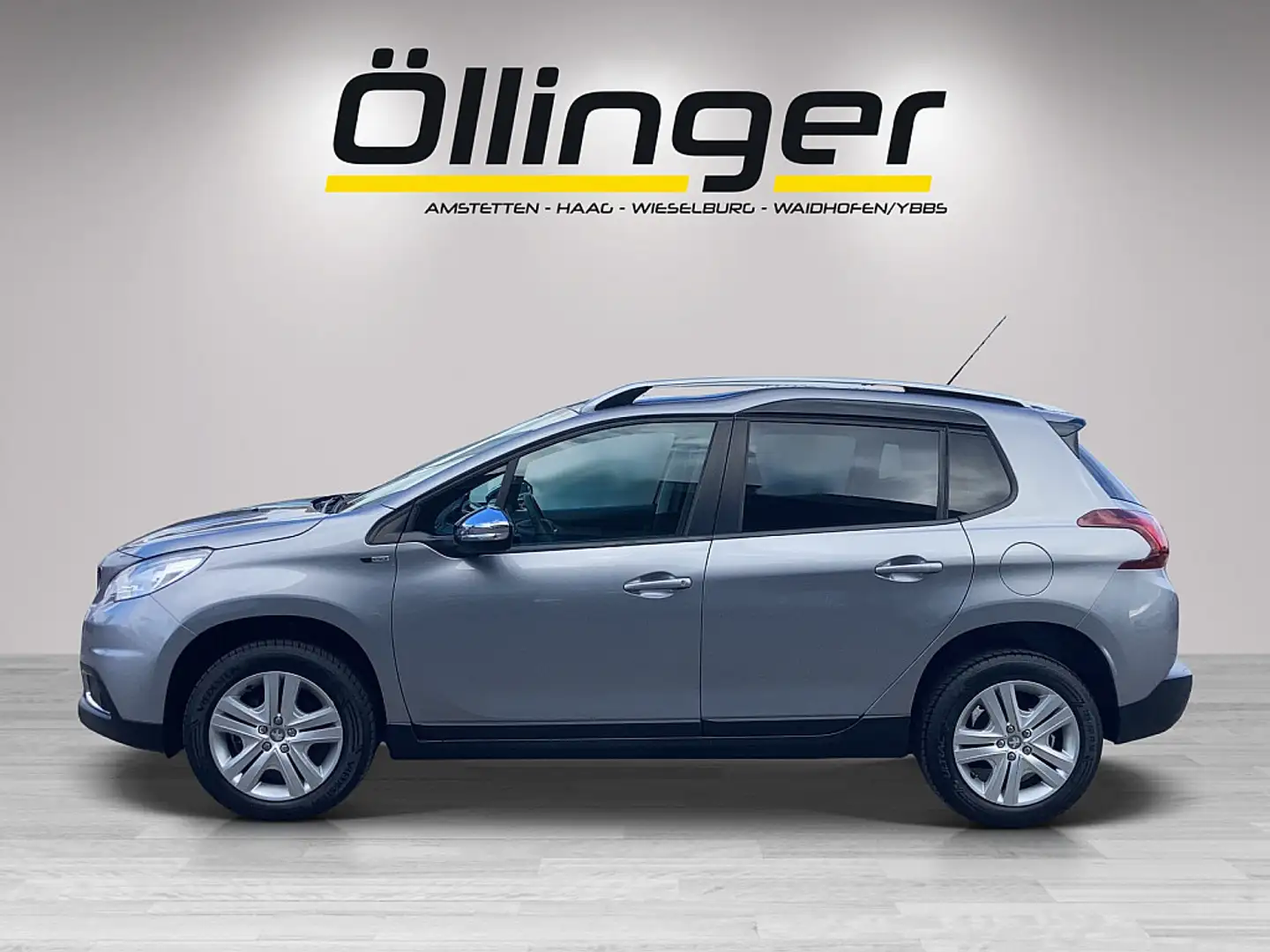 Peugeot 2008 1,2 PureTech 110 S&S Style Silber - 2