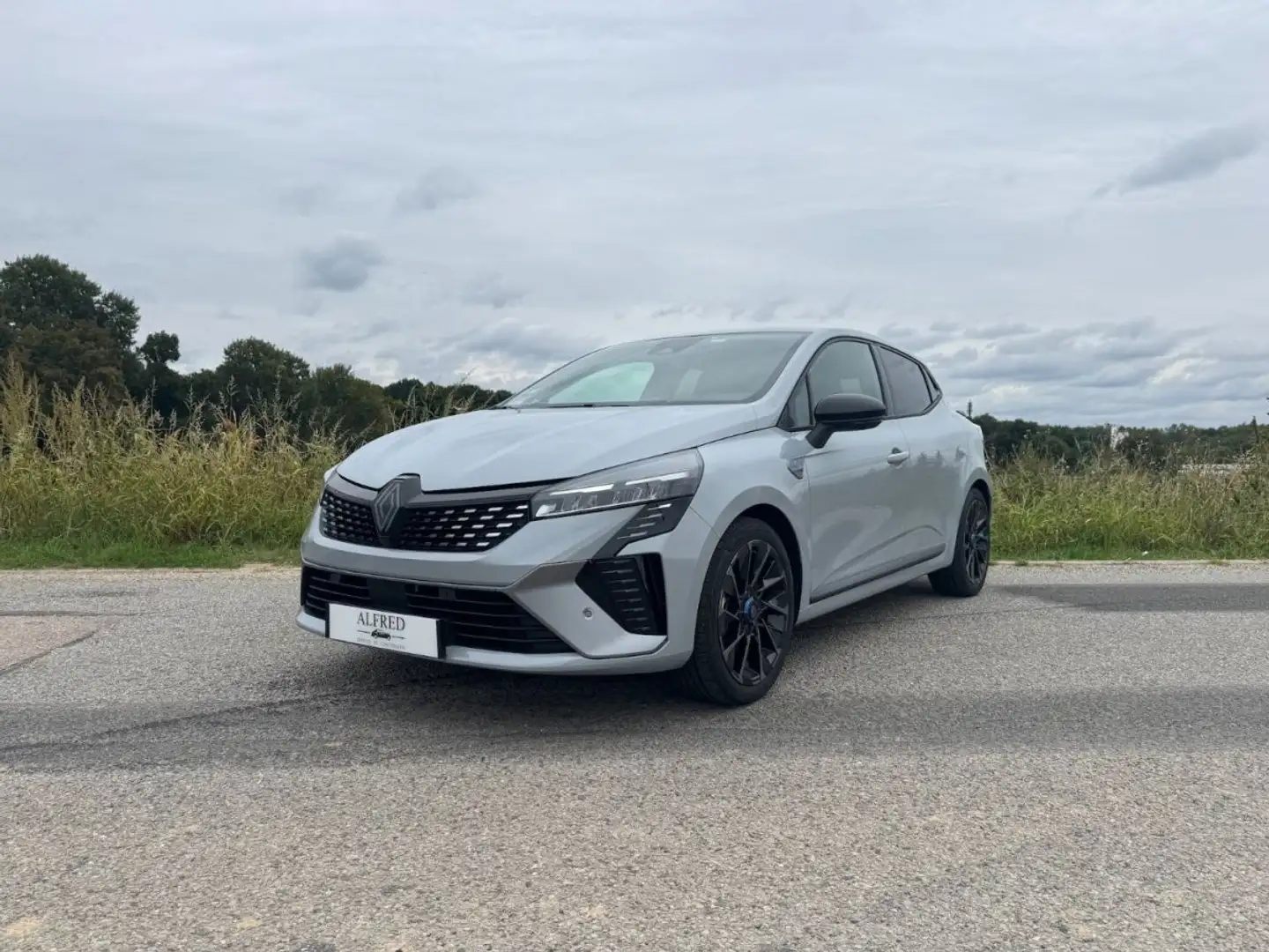 Renault Clio Clio 1.6 E-Tech 145ch full hybrid esprit Alpine Gris - 1