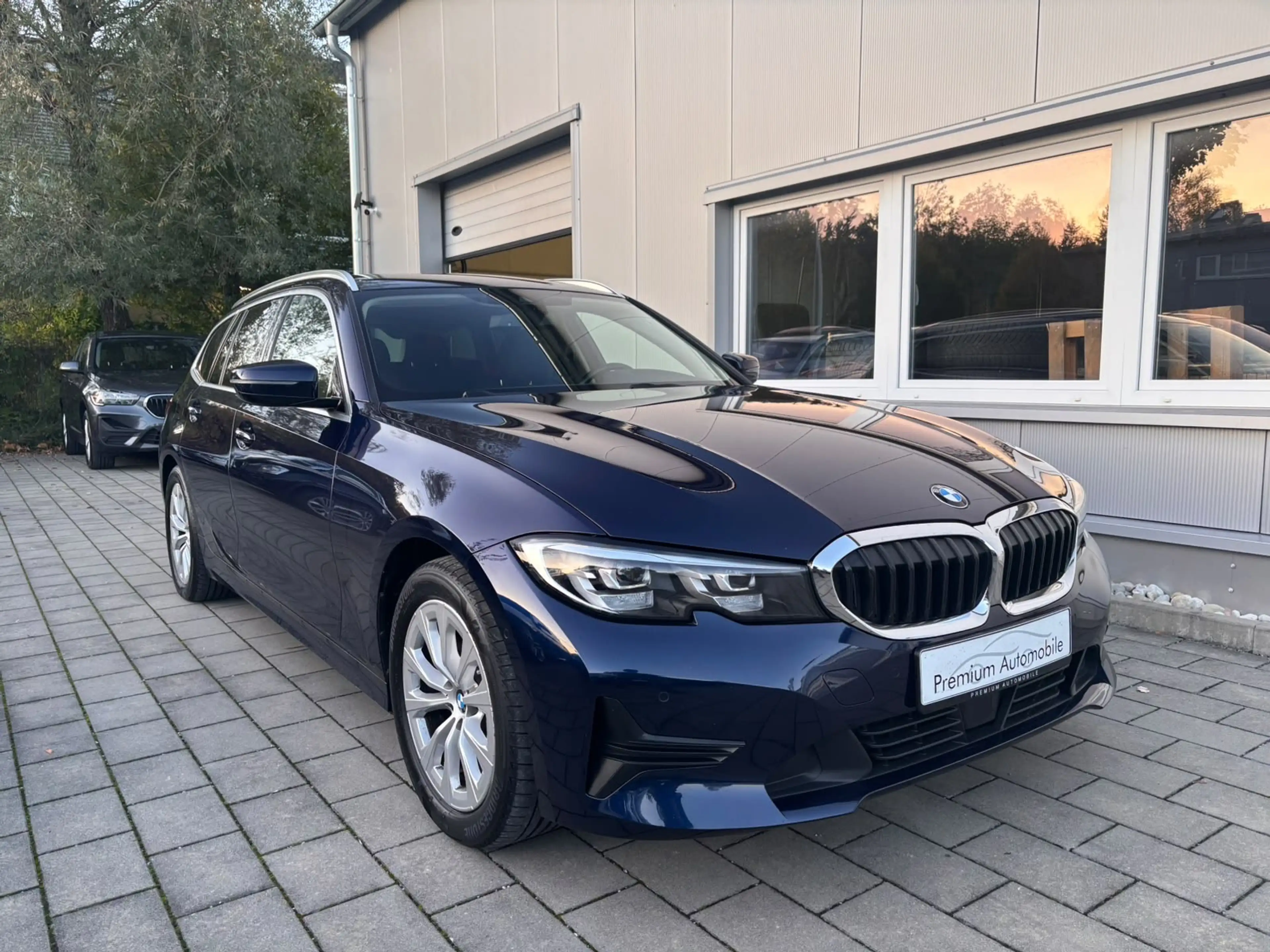 BMW 320 320i Advantage — photo 5