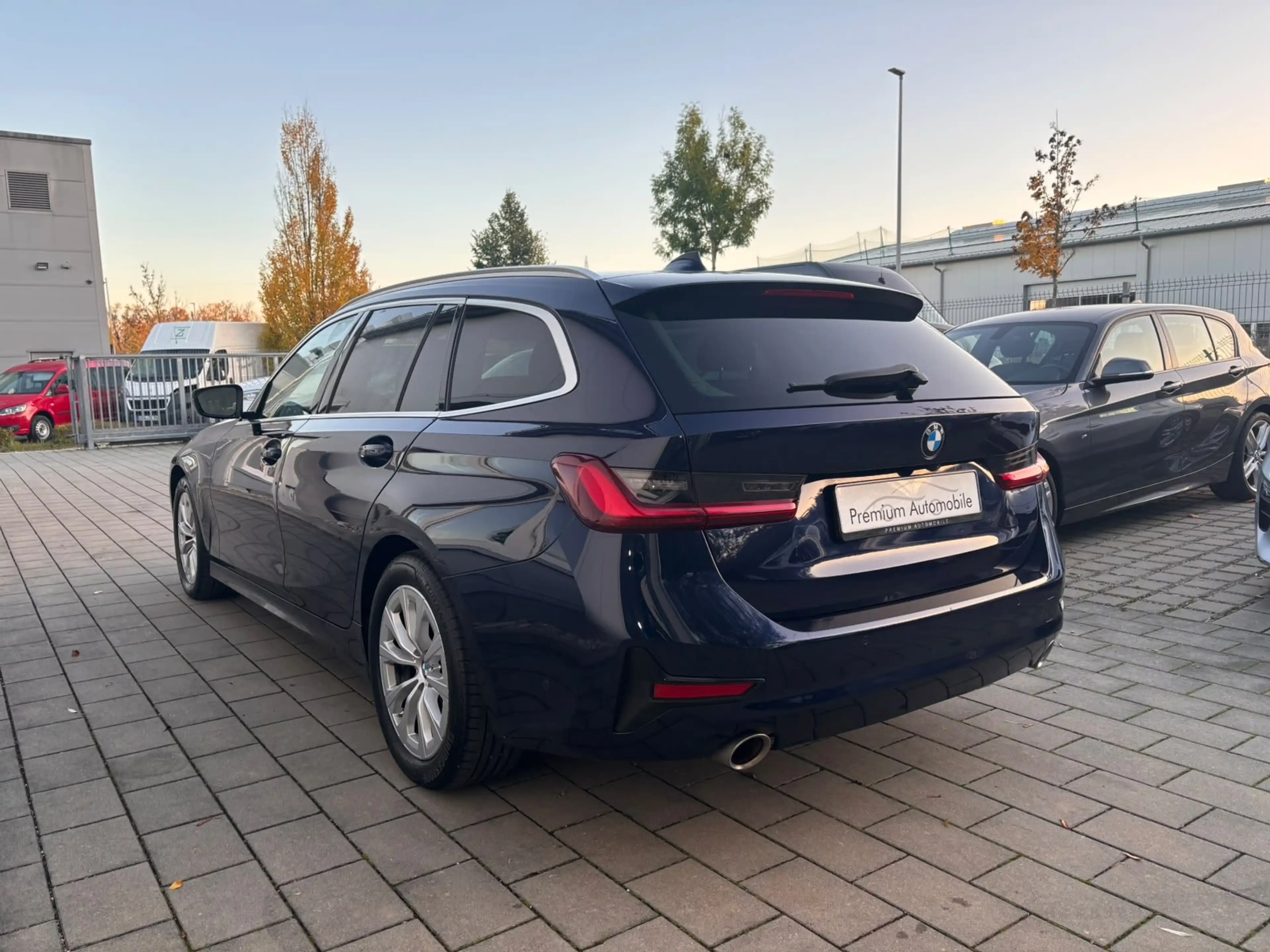 BMW 320 320i Advantage — photo 2
