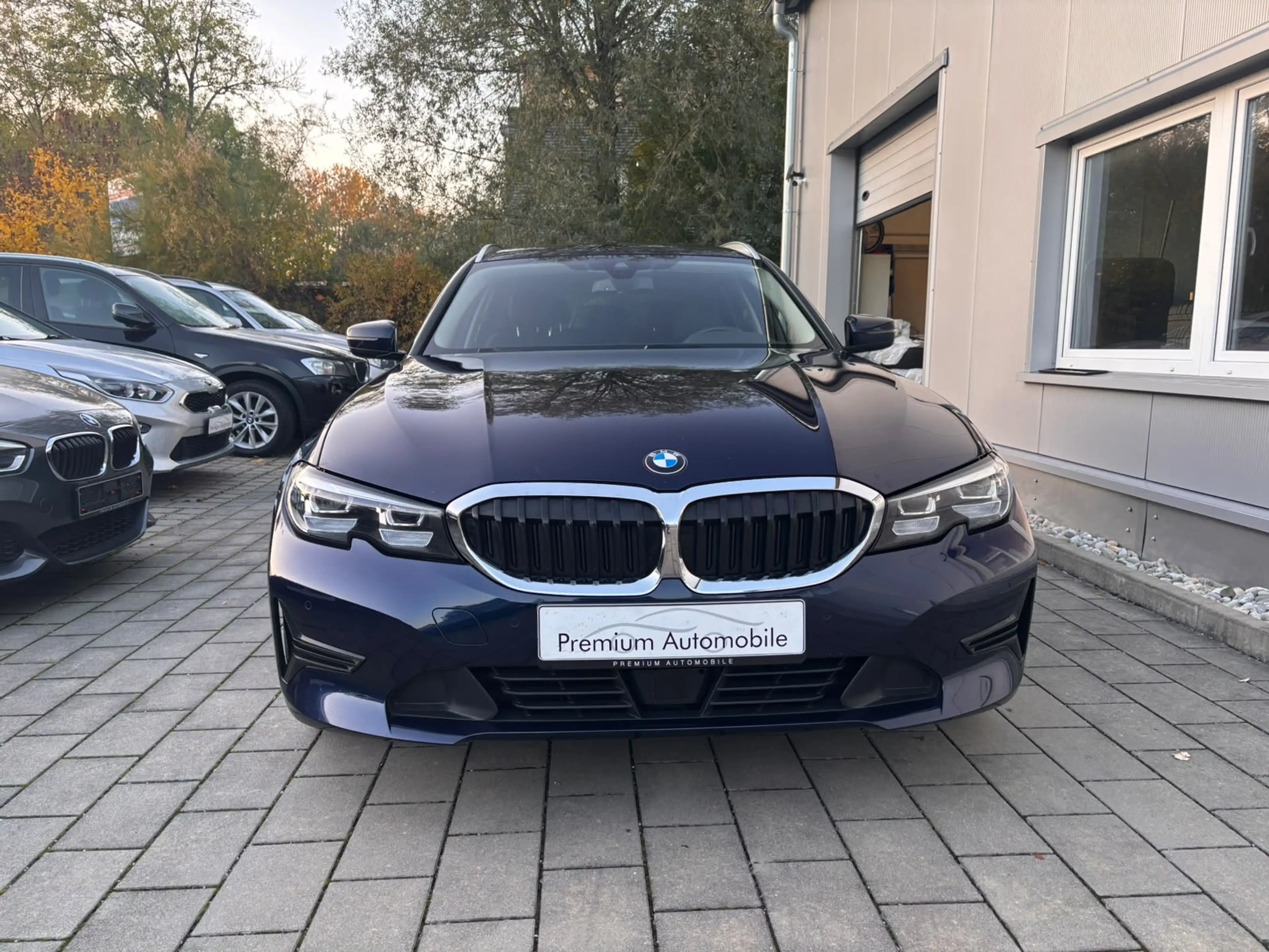 BMW 320 320i Advantage — photo 6