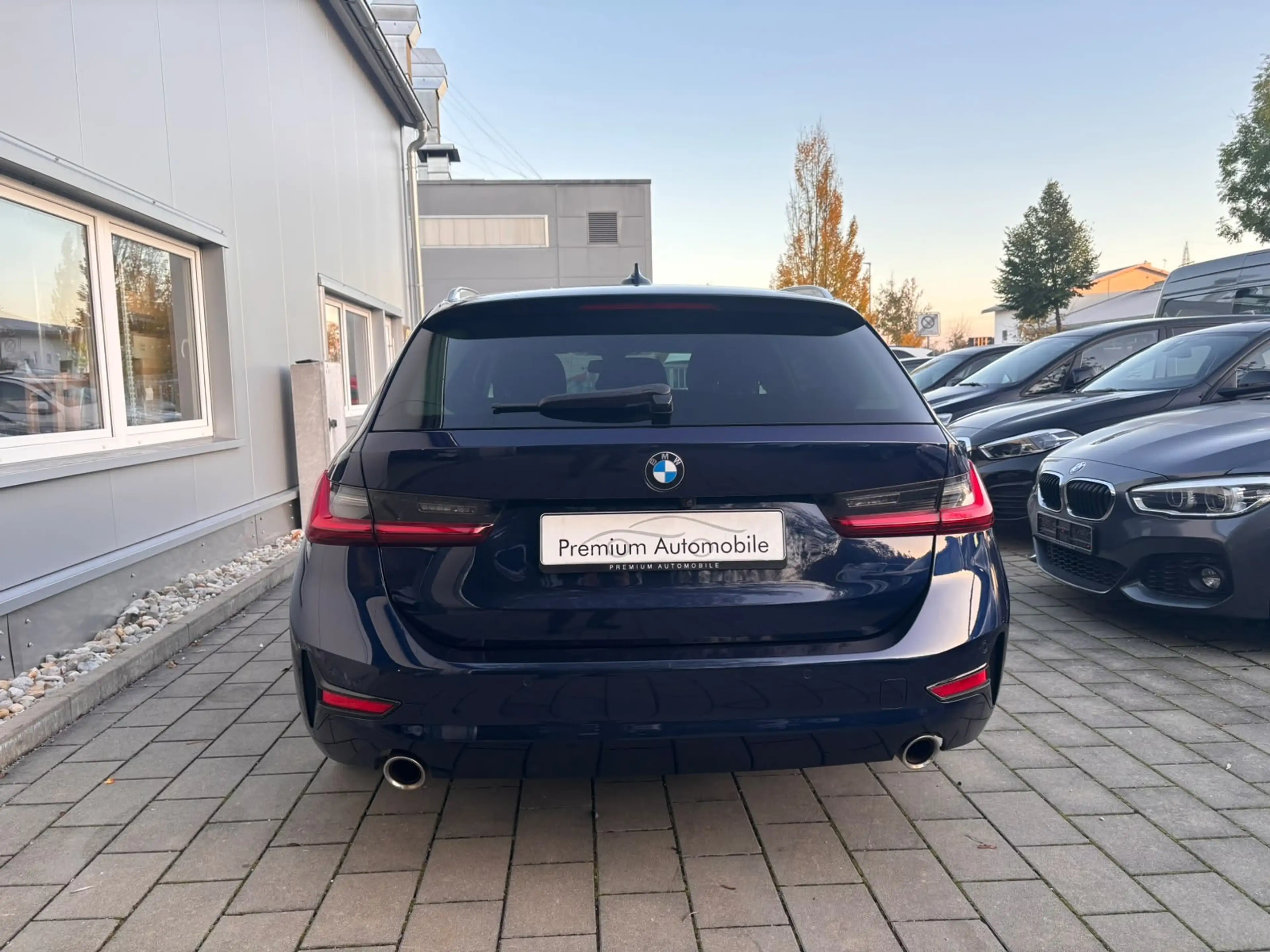 BMW 320 320i Advantage — photo 3