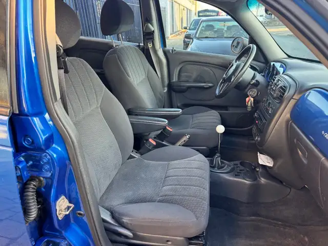 Chrysler PT Cruiser view 9