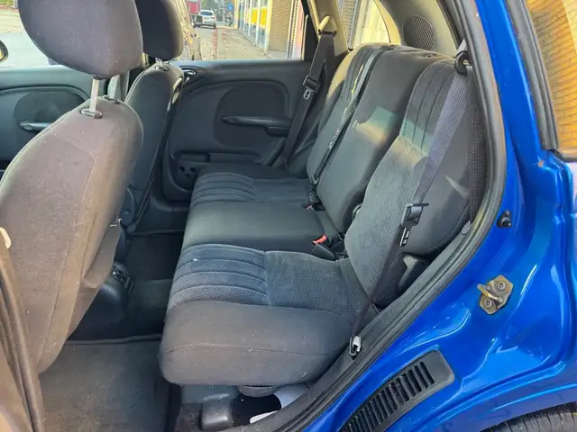 Chrysler PT Cruiser view 12