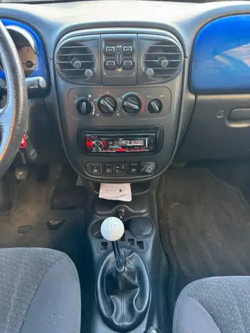 Chrysler PT Cruiser view 3