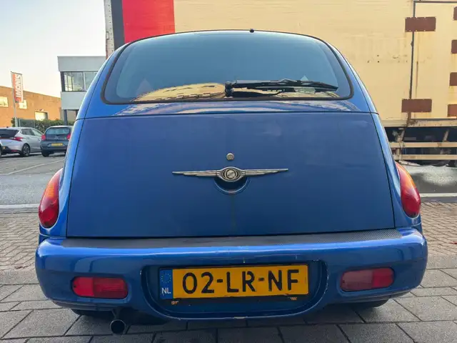 Chrysler PT Cruiser view 7