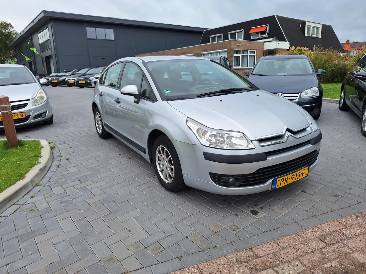 Citroen C4 1.4 16V Séduction / APK augustus 2026 Gris - 2