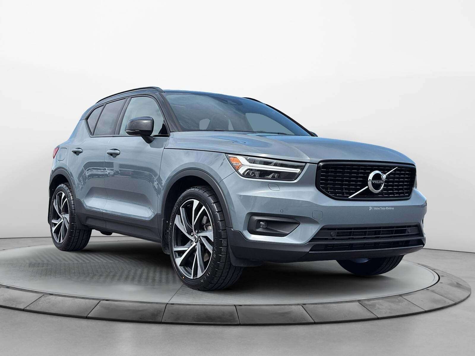 2022 Volvo XC40 T5 R-DESIGN AWD // POLESTAR