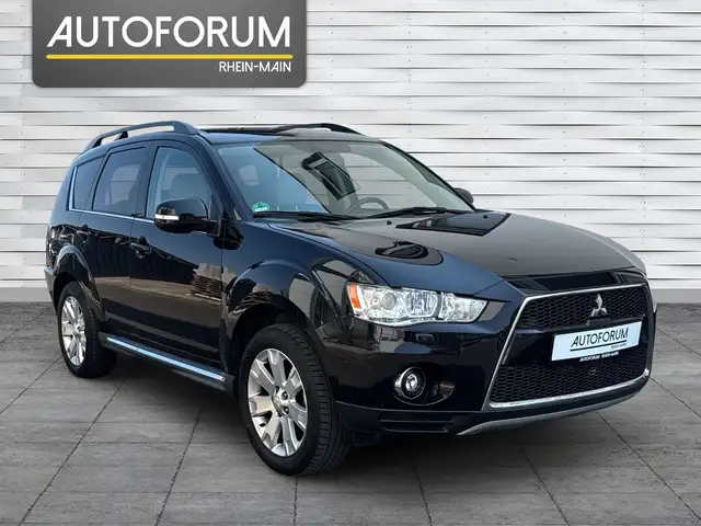 Mitsubishi Outlander Intense 4WD AUTOMATIK,LEDER,AHK,XENON