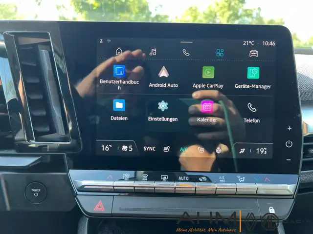 Renault Megane E-Tech view 25