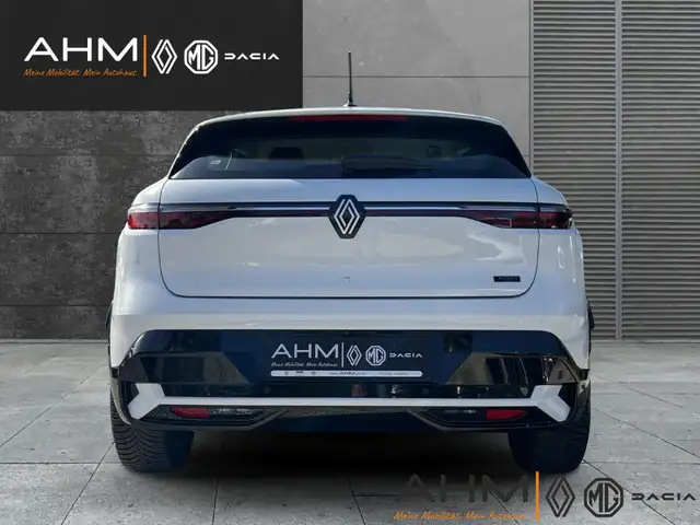 Renault Megane E-Tech view 4