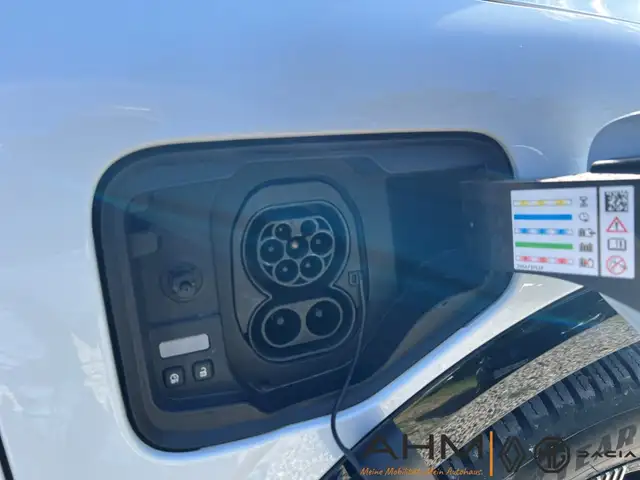 Renault Megane E-Tech view 20
