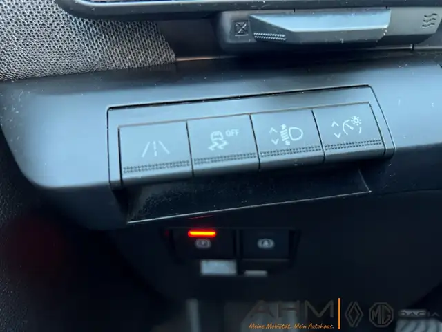 Renault Megane E-Tech view 21