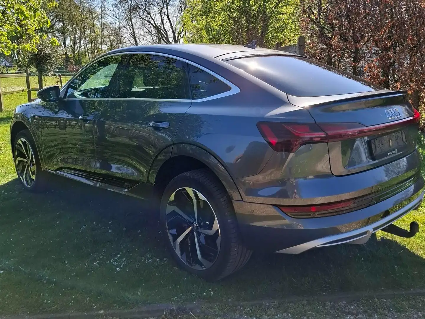 Audi e-tron e-tron Sportback 55 quattro S line Gris - 2