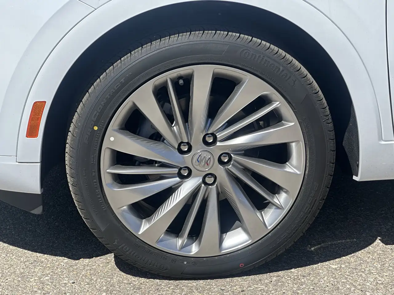 Buick Envision снимка Buick Envision