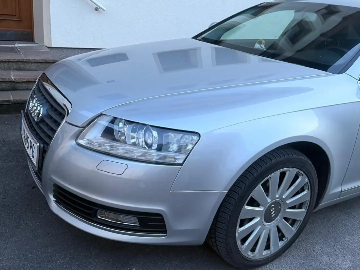 Audi A6 A6 Avant 2,5 V6 TDI Multitronic Grau - 1