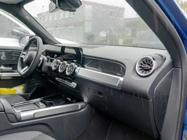 Mercedes-Benz GLB view 8