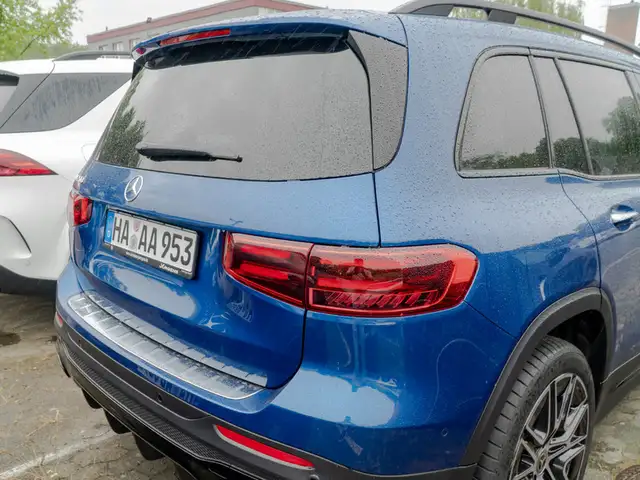 Mercedes-Benz GLB view 6