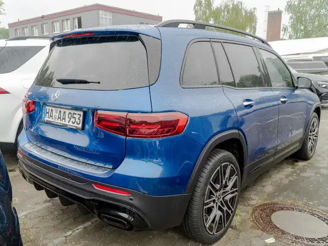 Mercedes-Benz GLB view 5
