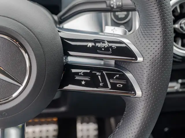 Mercedes-Benz GLB view 15